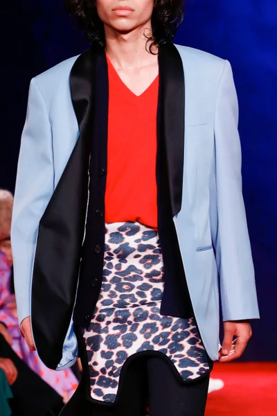 Look 70